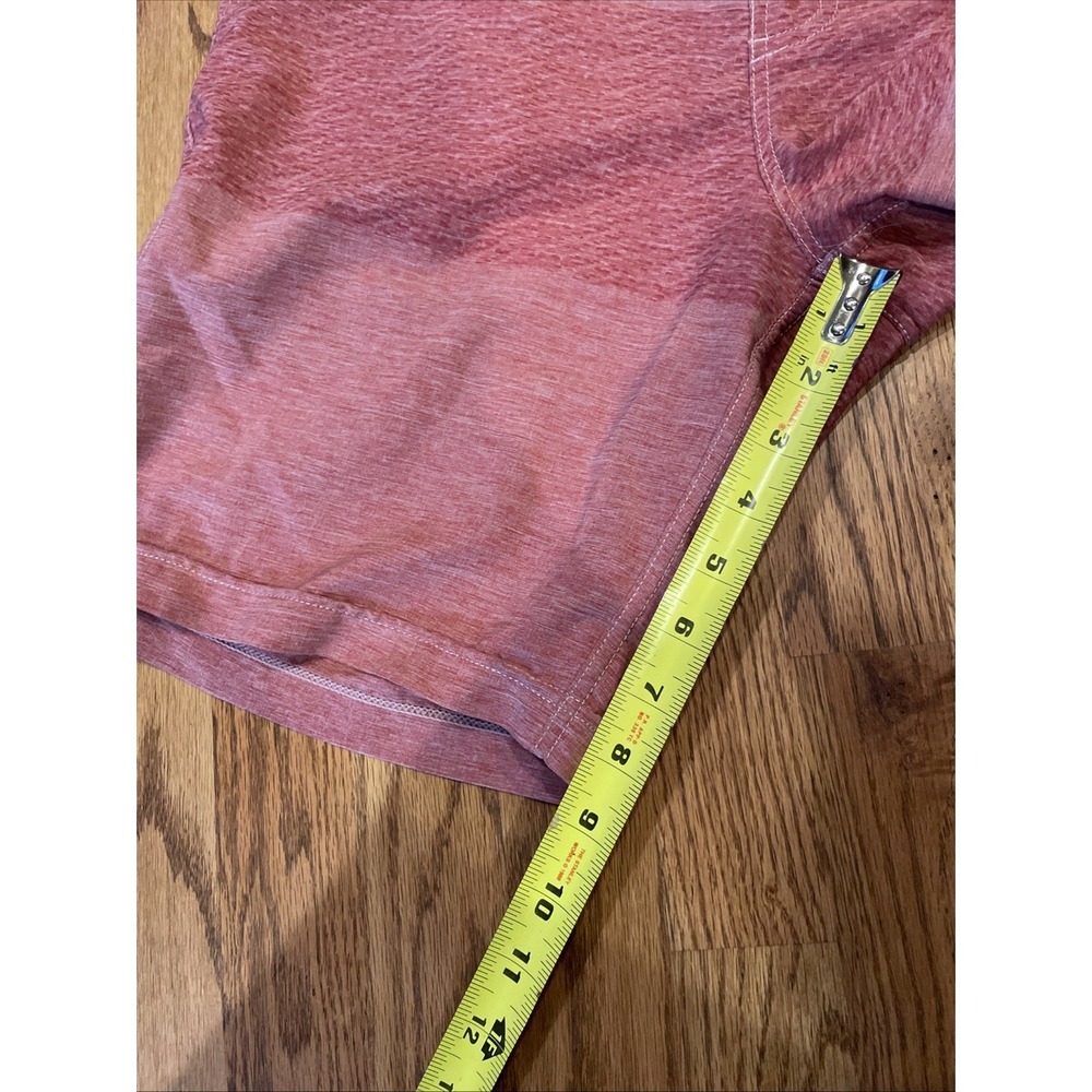 Lot Of 2 Vuori Men's Board Shorts Gray Stripes Pink Stripes Size 32 9" Inseam - Picture 9 of 11